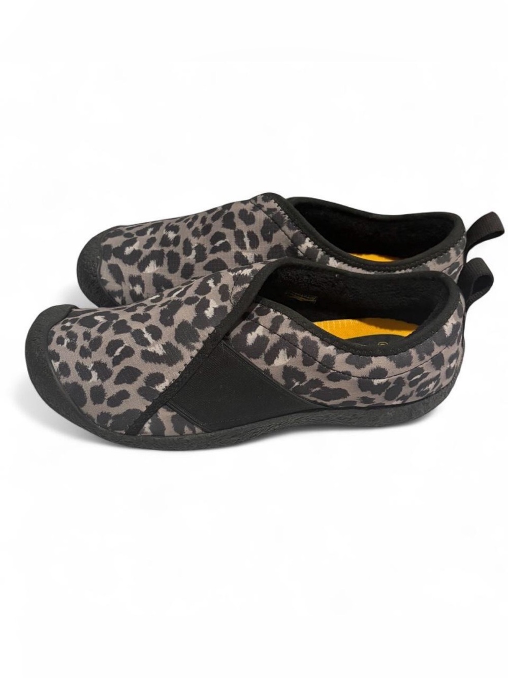 Slip-On Keen women’s Leopard Print Slippers/shoes with fleece lining rubber sole